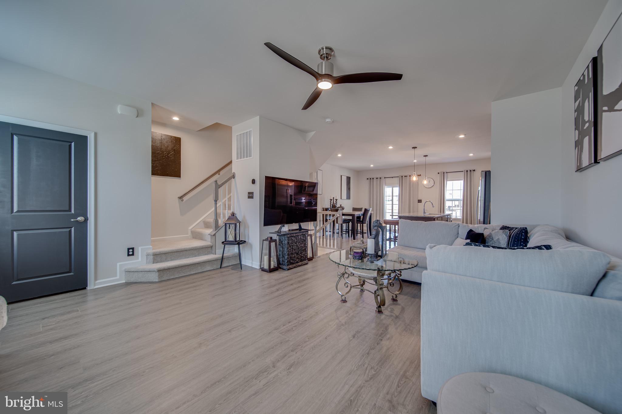 CARDINAL POINTE - Residential