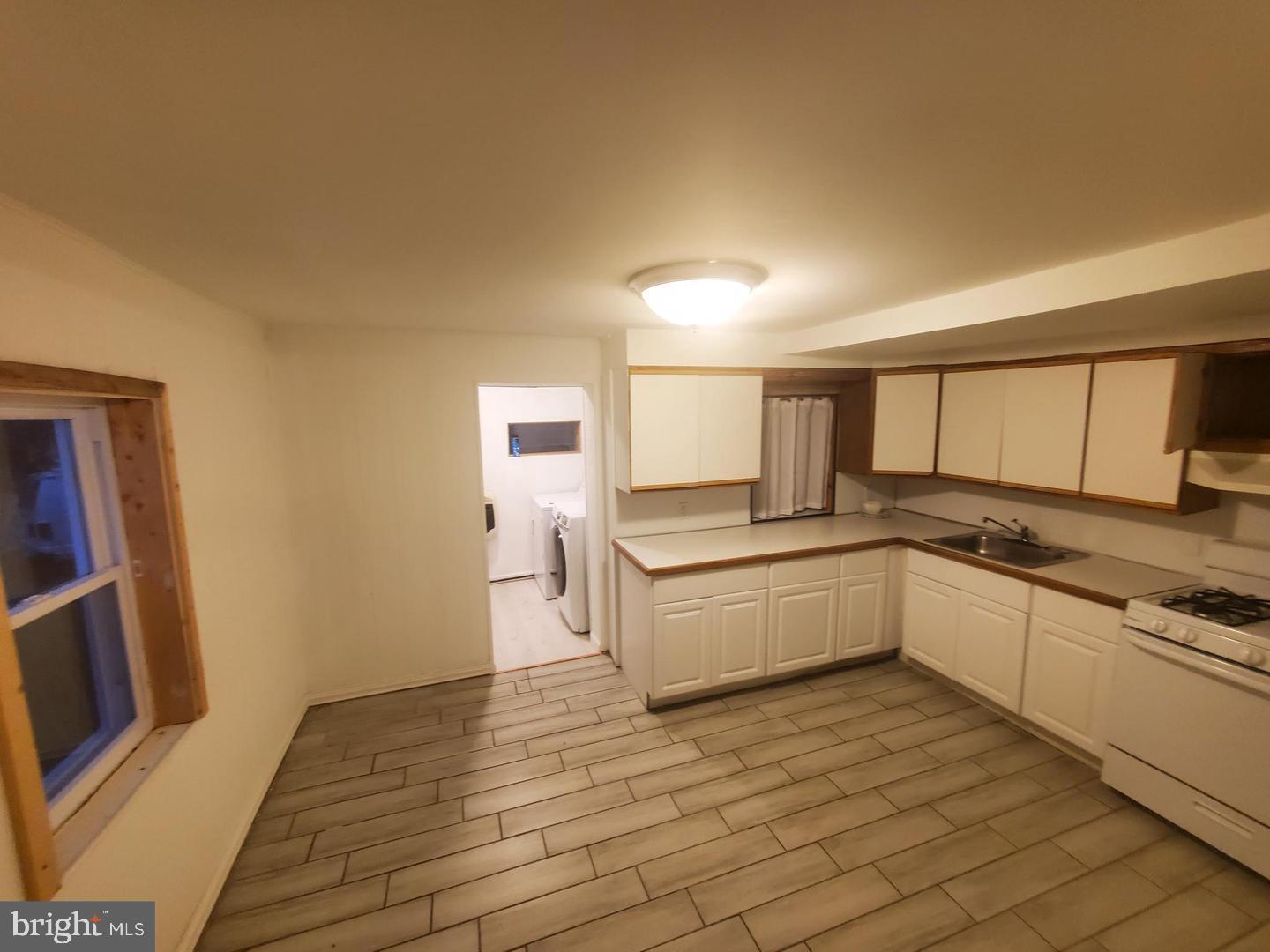 WINCHESTER PARK - Residential Lease