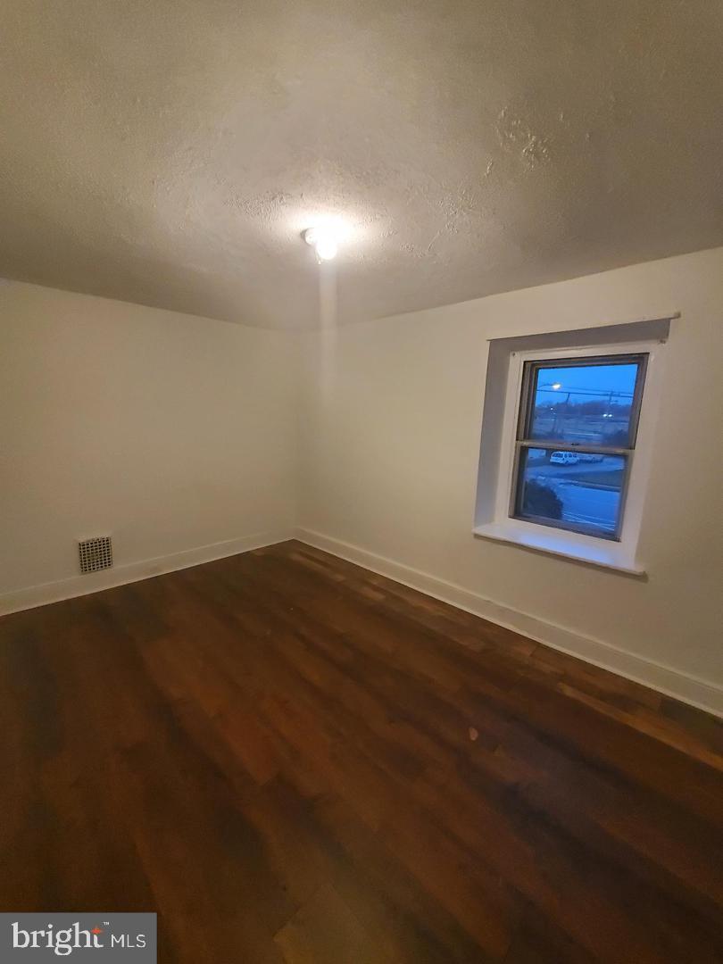 WINCHESTER PARK - Residential Lease