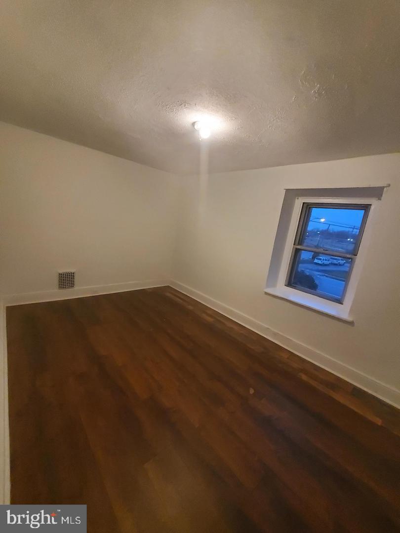 WINCHESTER PARK - Residential Lease