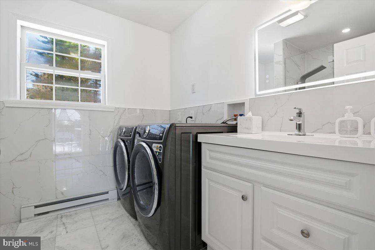 GREENWOOD ACRES - Residential