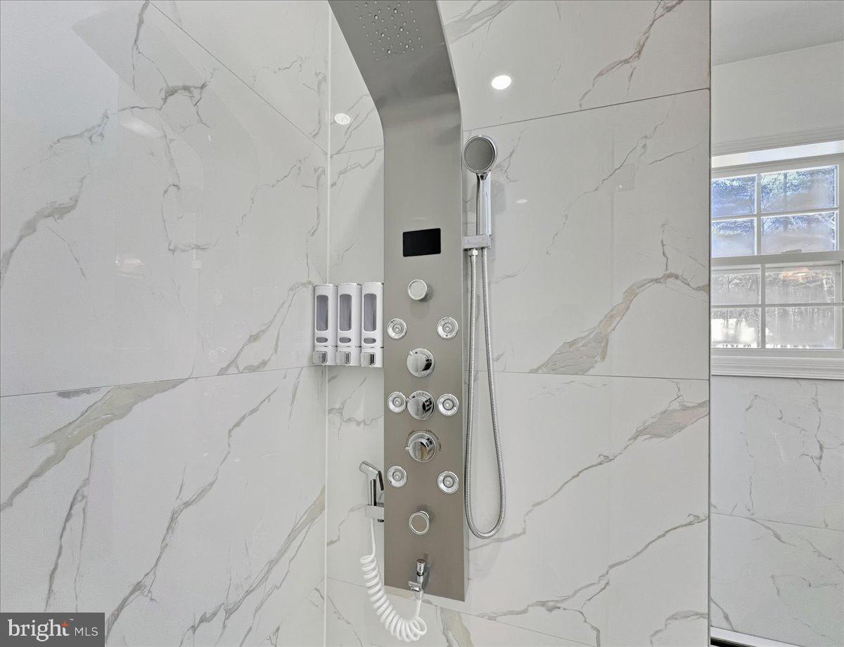 GREENWOOD ACRES - Residential