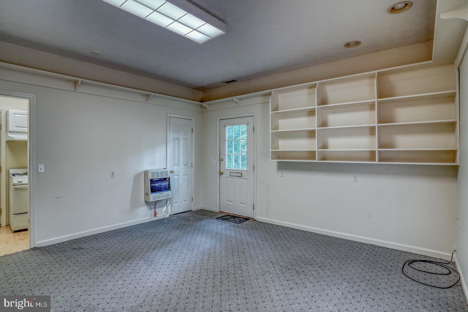 LYN WOODS - Residential