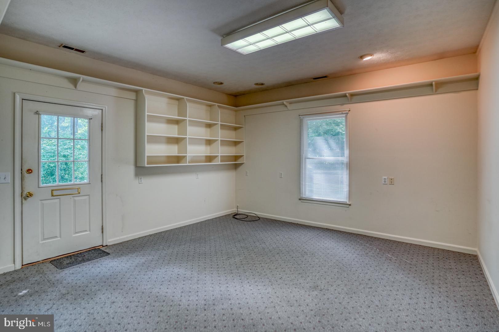 LYN WOODS - Residential