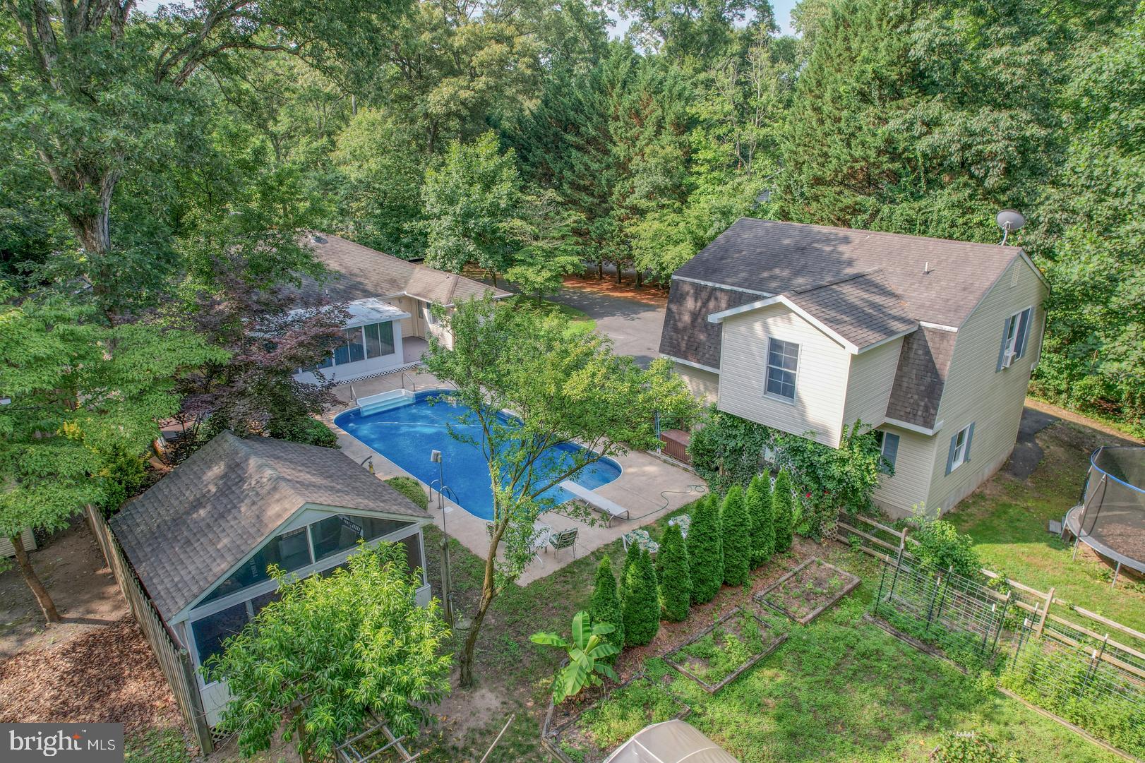 LYN WOODS - Residential