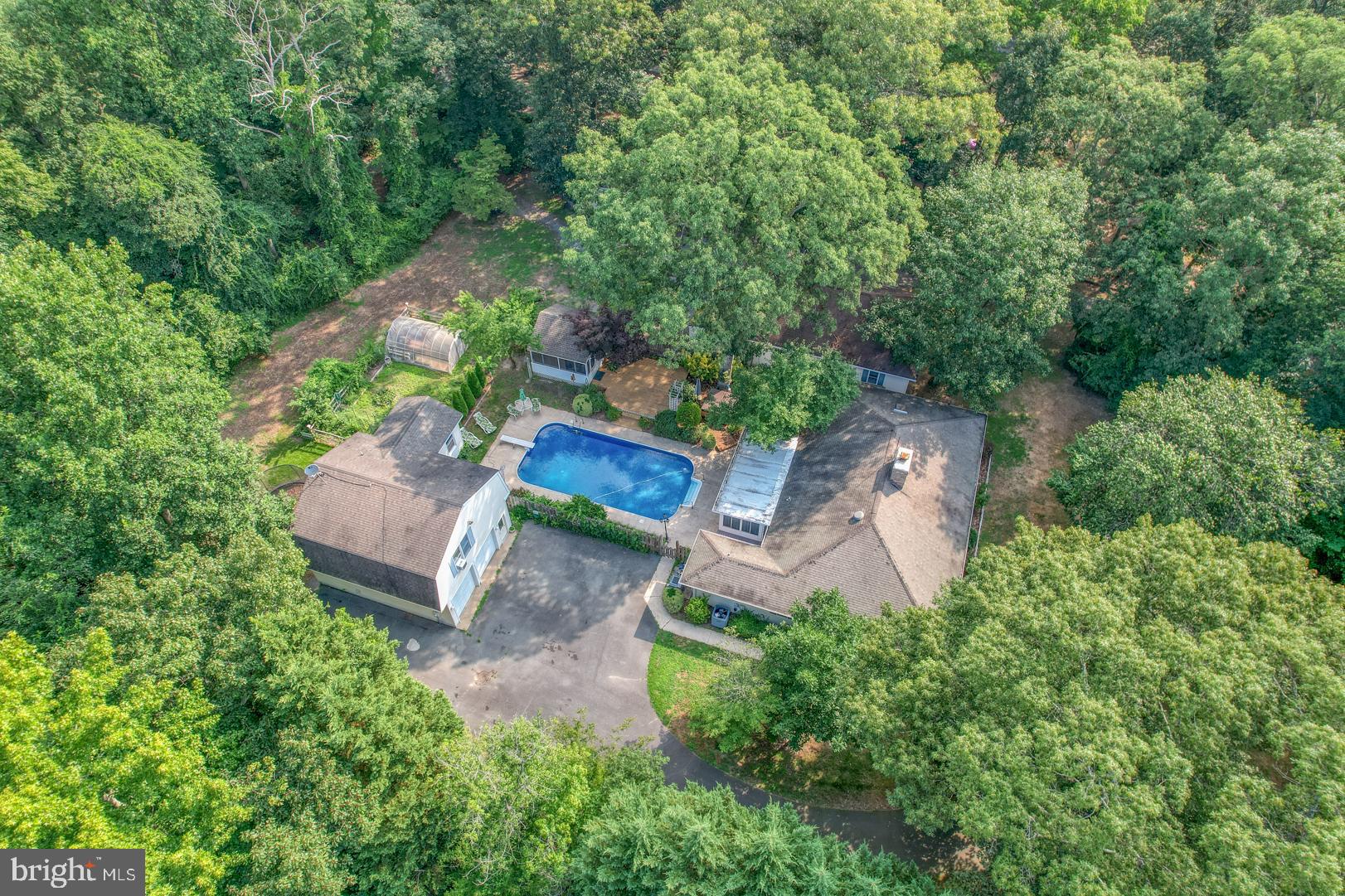 LYN WOODS - Residential