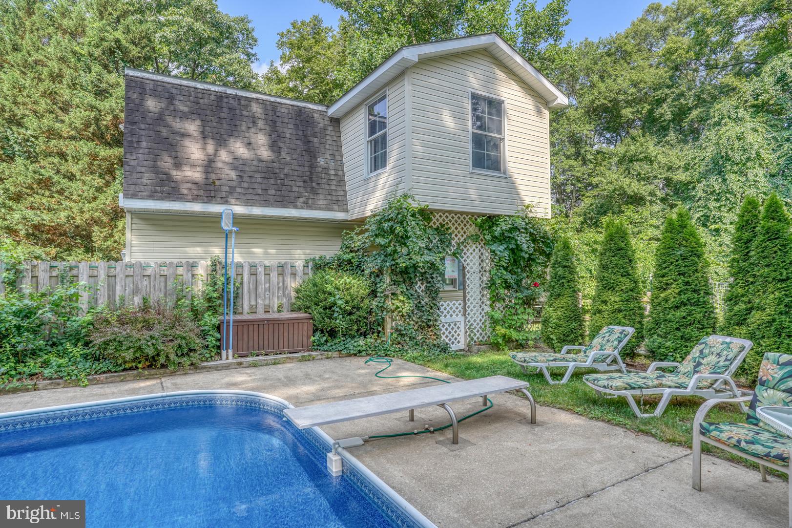 LYN WOODS - Residential