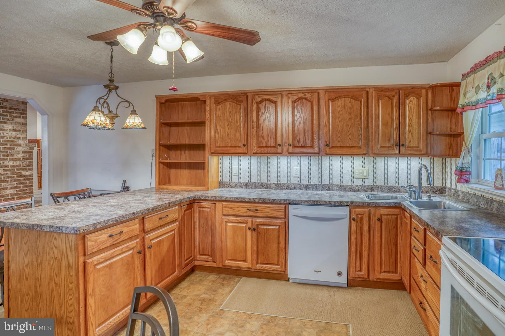 LYN WOODS - Residential