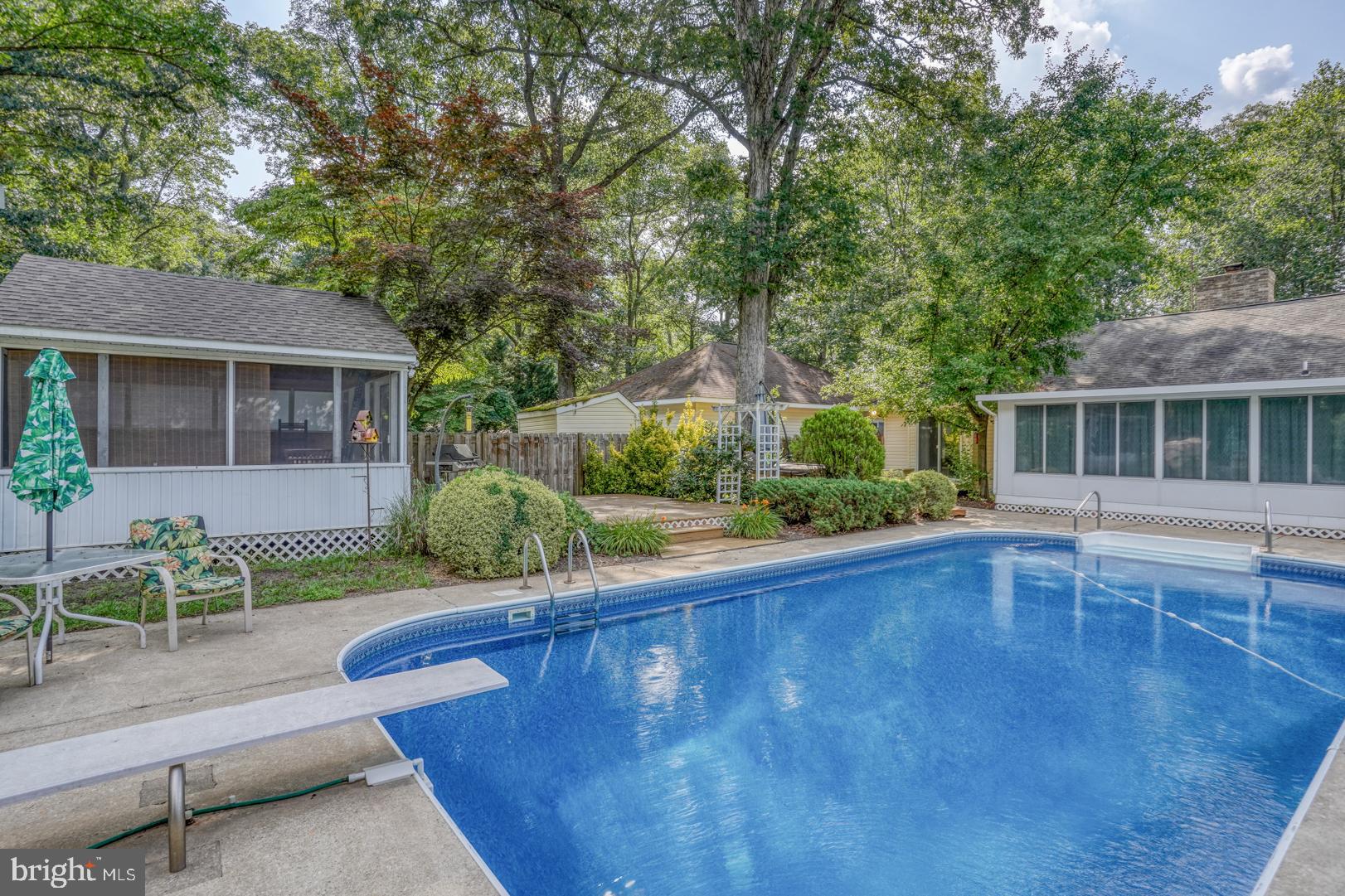 LYN WOODS - Residential