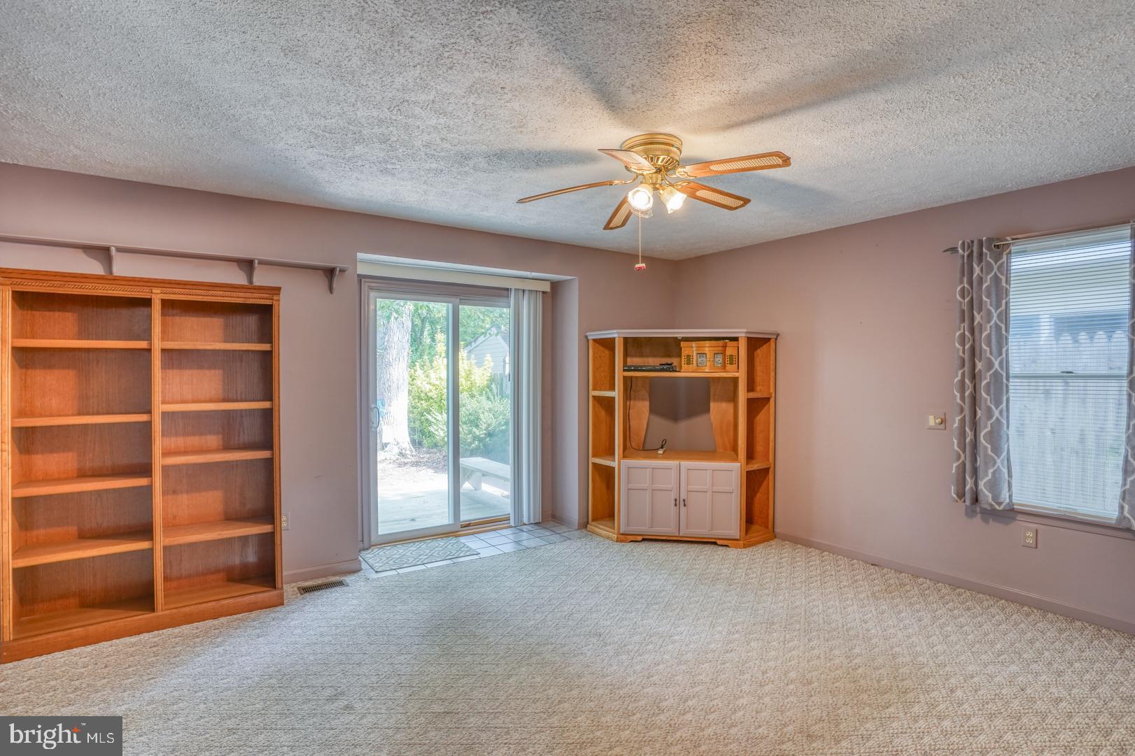 LYN WOODS - Residential