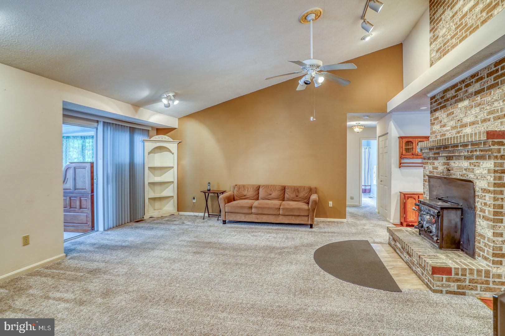 LYN WOODS - Residential