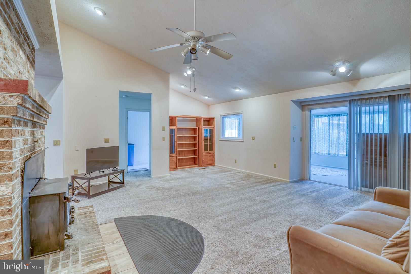 LYN WOODS - Residential