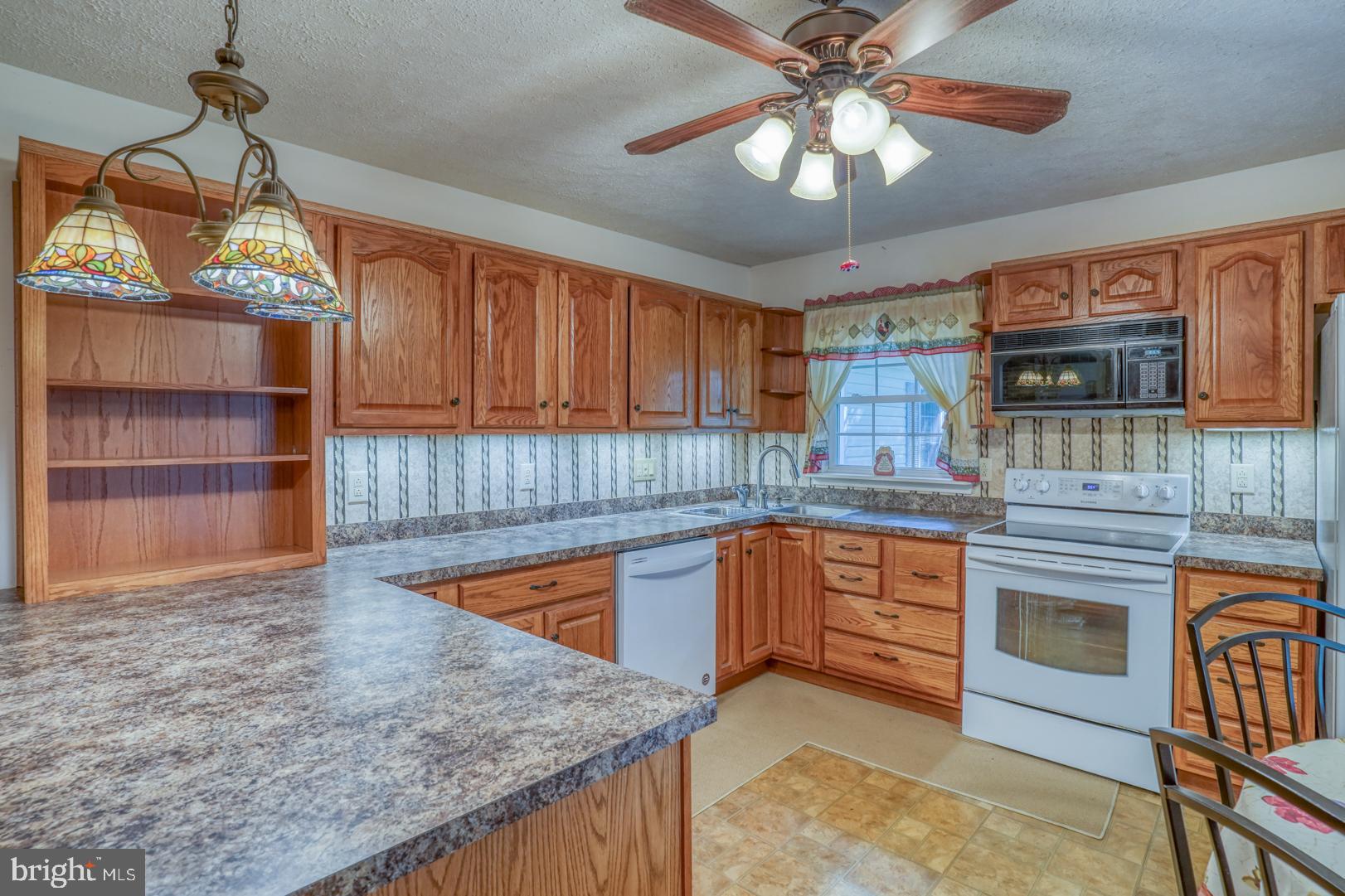 LYN WOODS - Residential