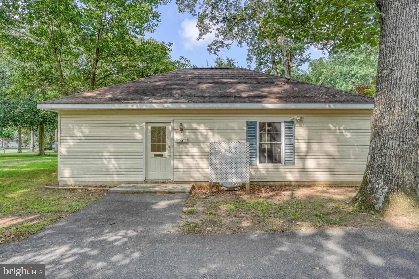 LYN WOODS - Residential