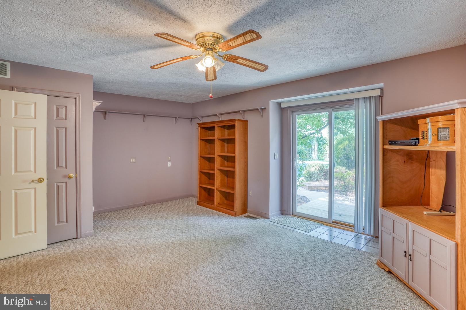 LYN WOODS - Residential