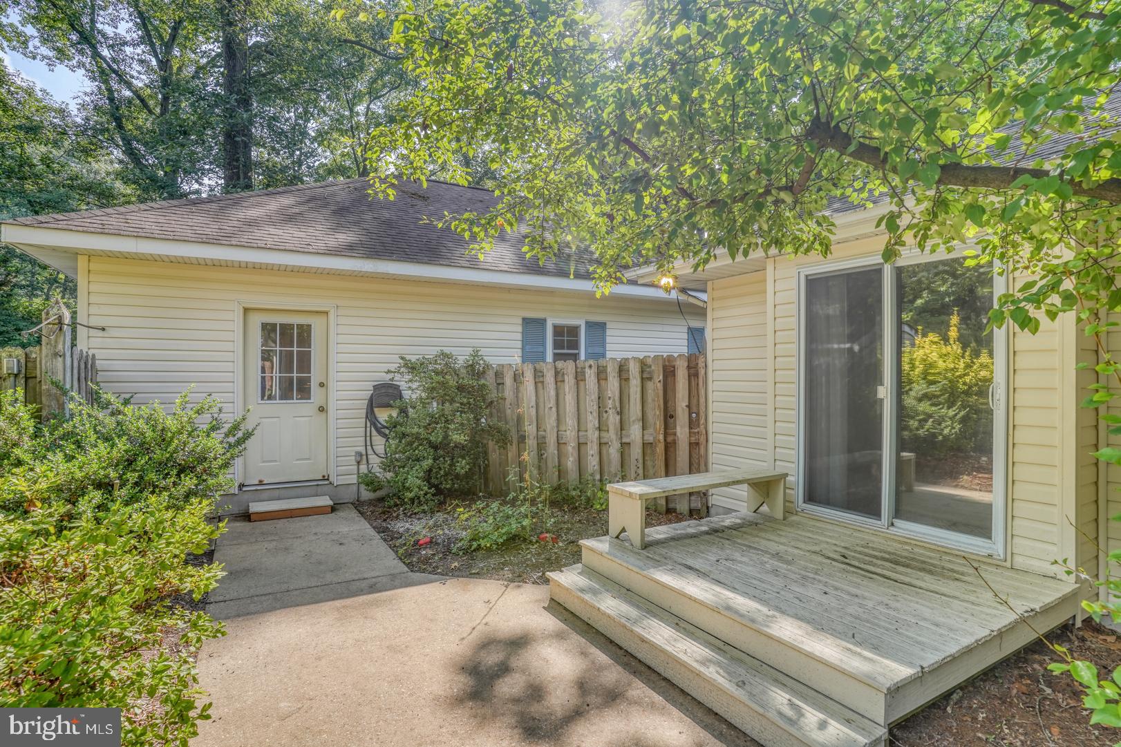 LYN WOODS - Residential