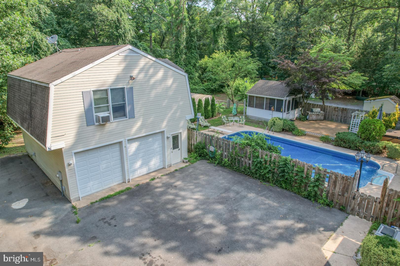 LYN WOODS - Residential