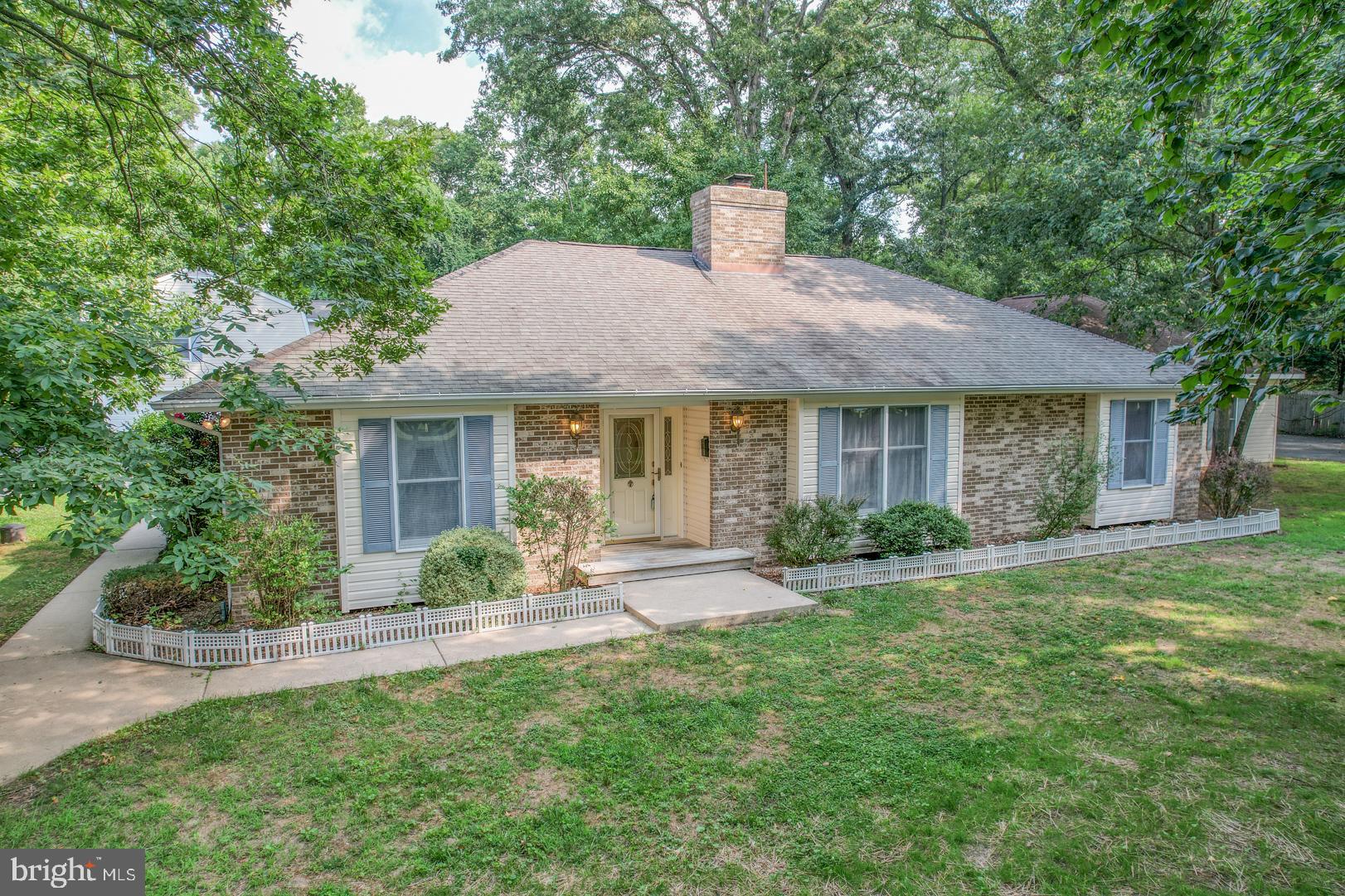 LYN WOODS - Residential