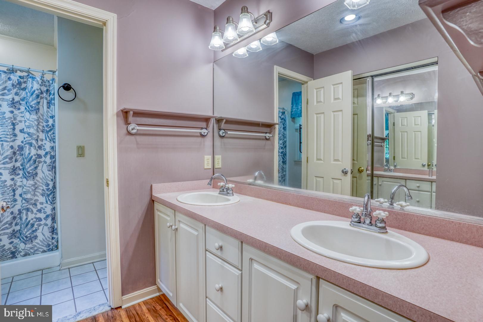 LYN WOODS - Residential