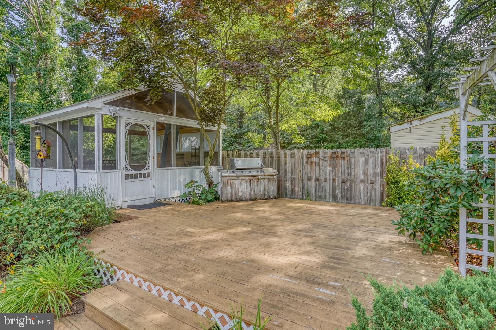 LYN WOODS - Residential