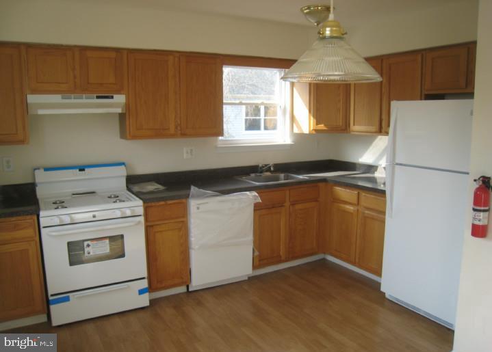 37 W LAKEVIEW AVENUE