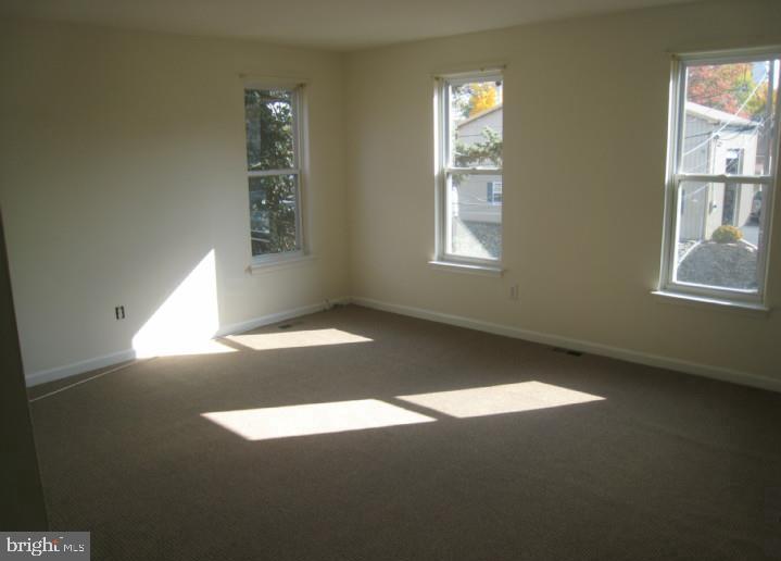 37 W LAKEVIEW AVENUE