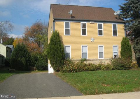 37 W LAKEVIEW AVENUE OAKLYN NJ 08107