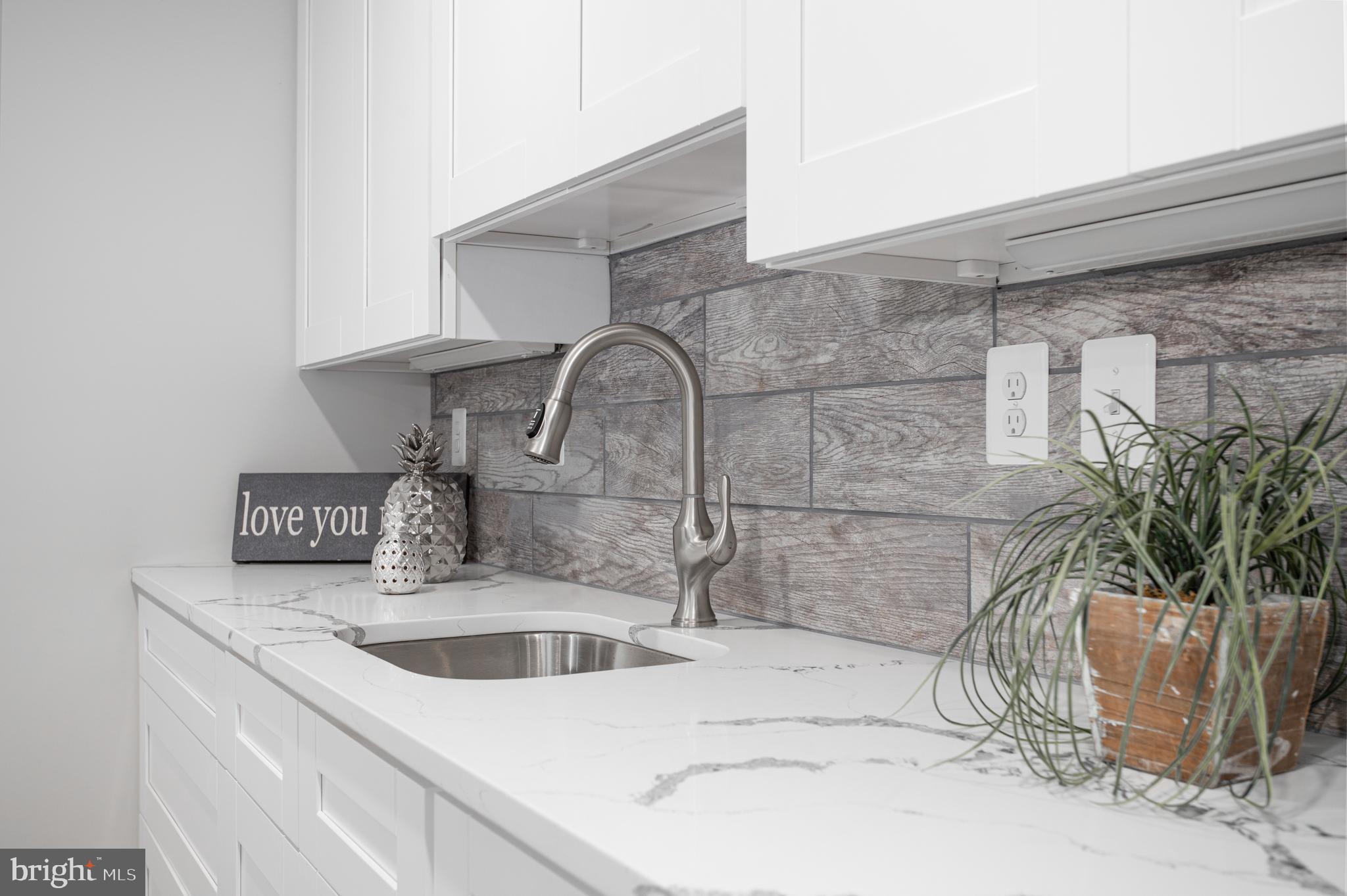 CLOVERLEAF TOWNHOUSES - Residential