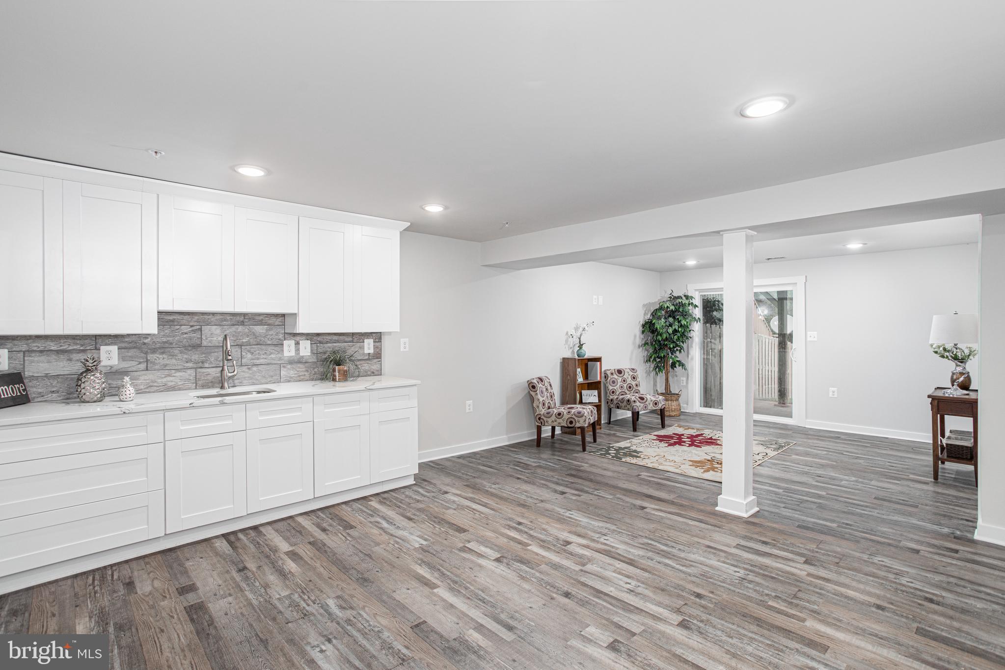 CLOVERLEAF TOWNHOUSES - Residential