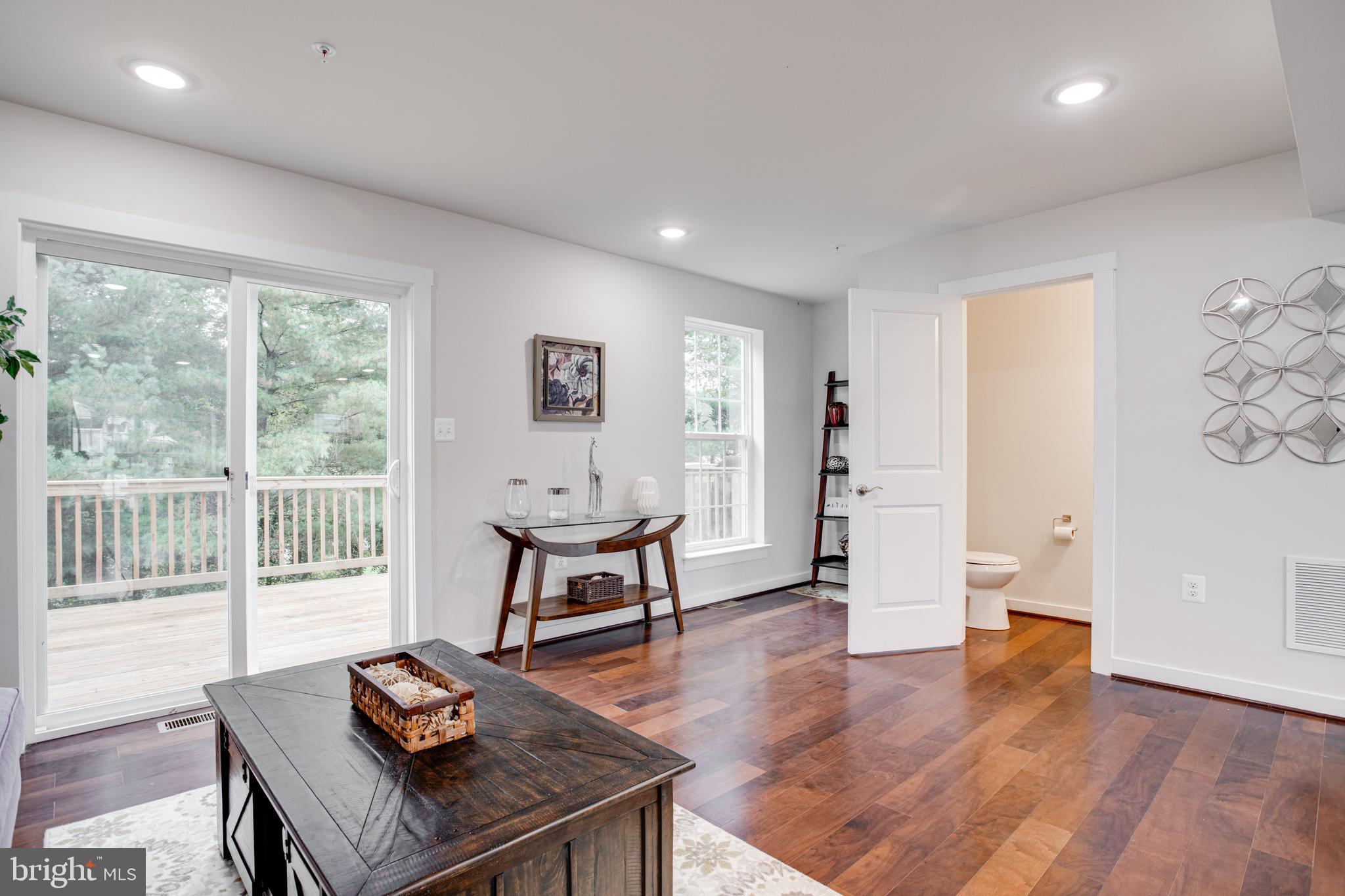 CLOVERLEAF TOWNHOUSES - Residential