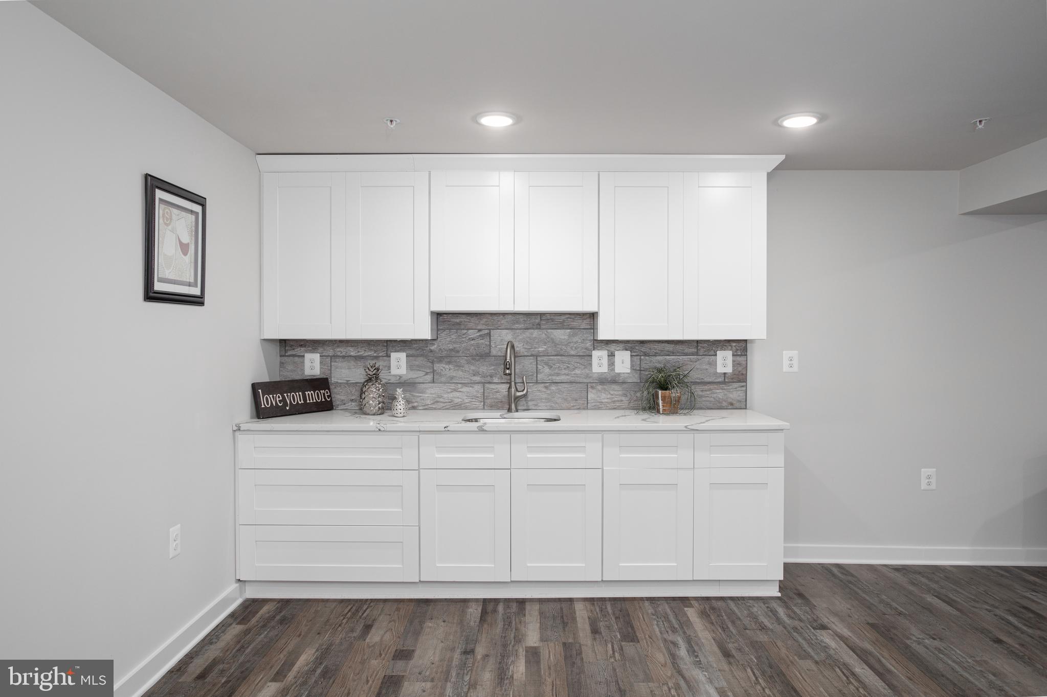 CLOVERLEAF TOWNHOUSES - Residential