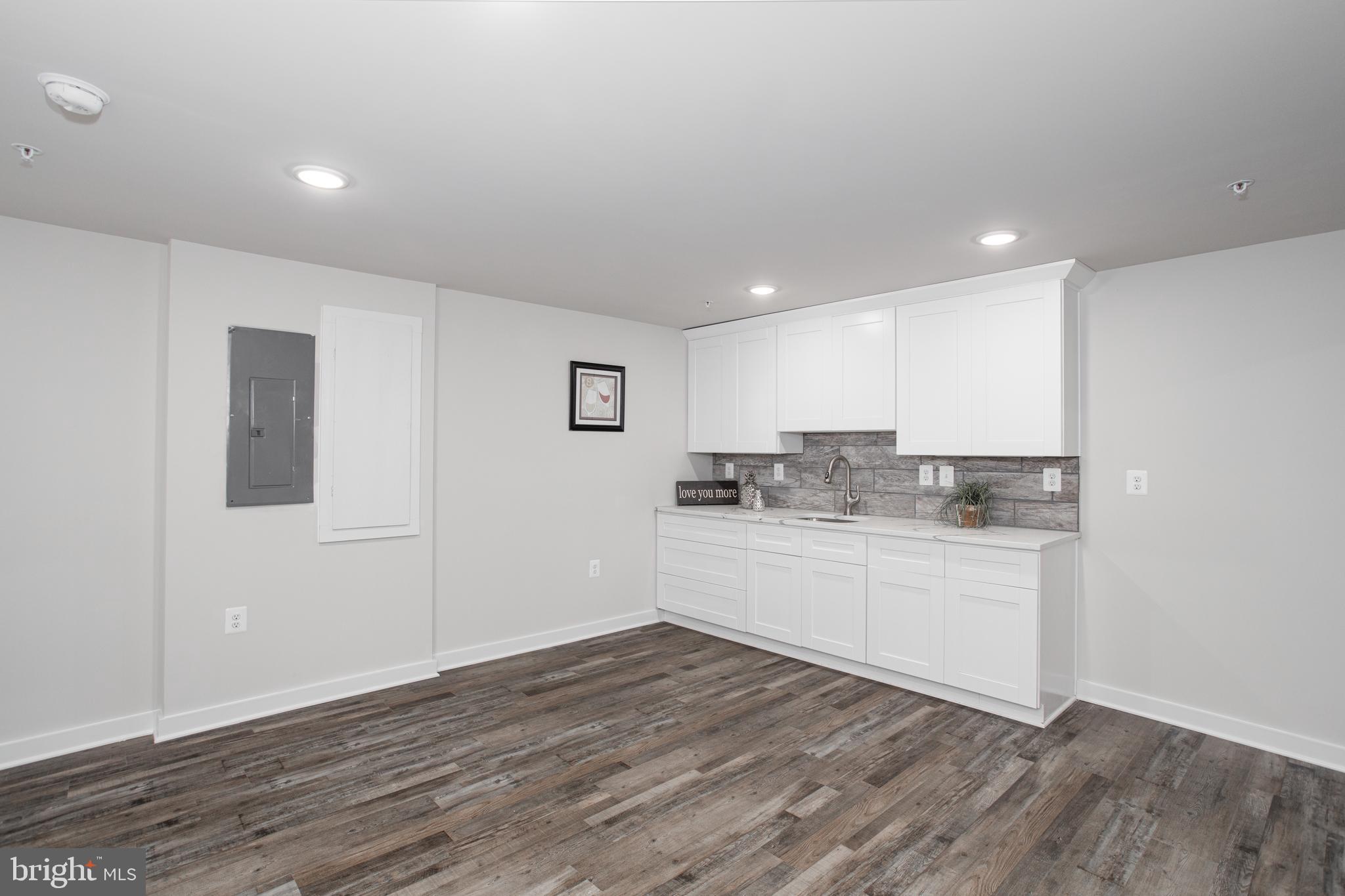 CLOVERLEAF TOWNHOUSES - Residential