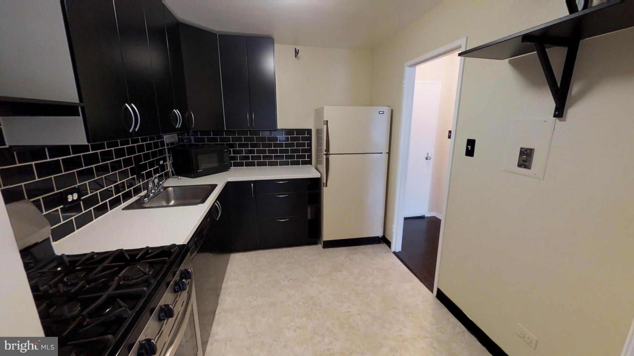 THE CHATHAM - Residential Lease