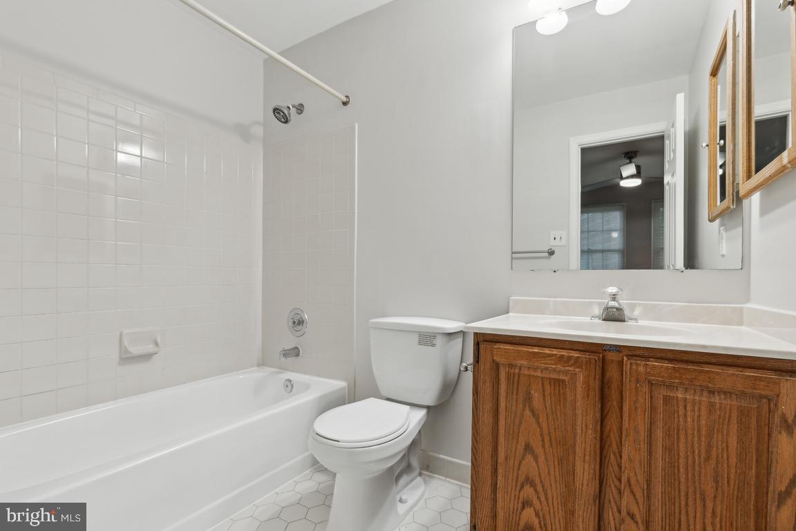 GEORGETOWN WOODS - Residential Lease