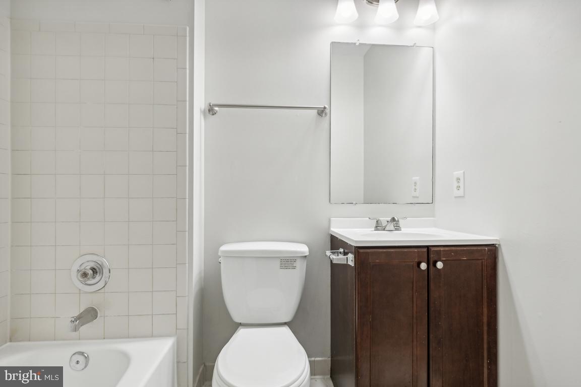 GEORGETOWN WOODS - Residential Lease