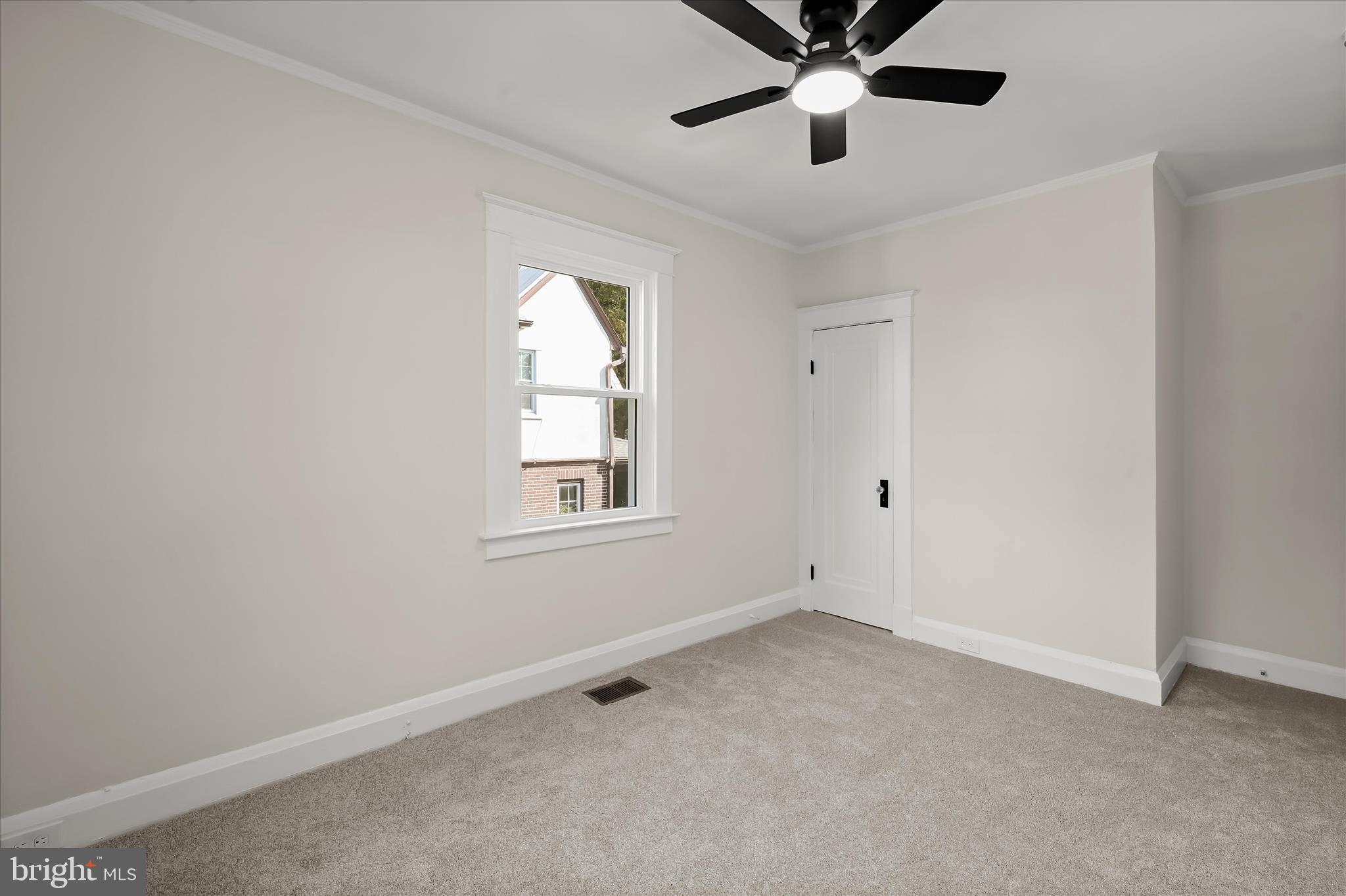 TEN HILLS - Residential