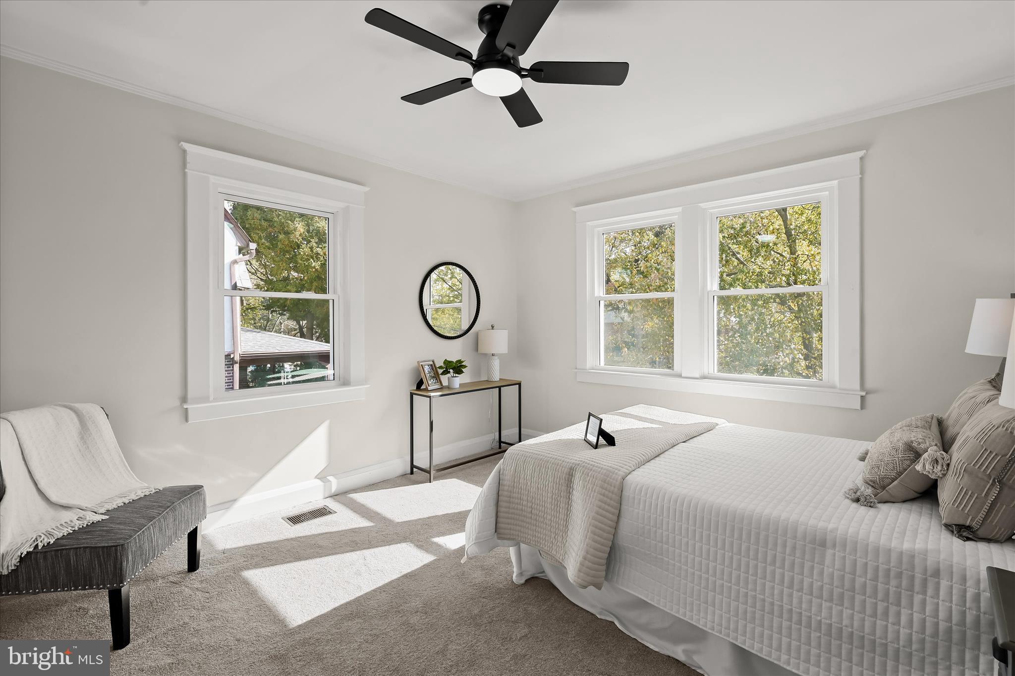 TEN HILLS - Residential