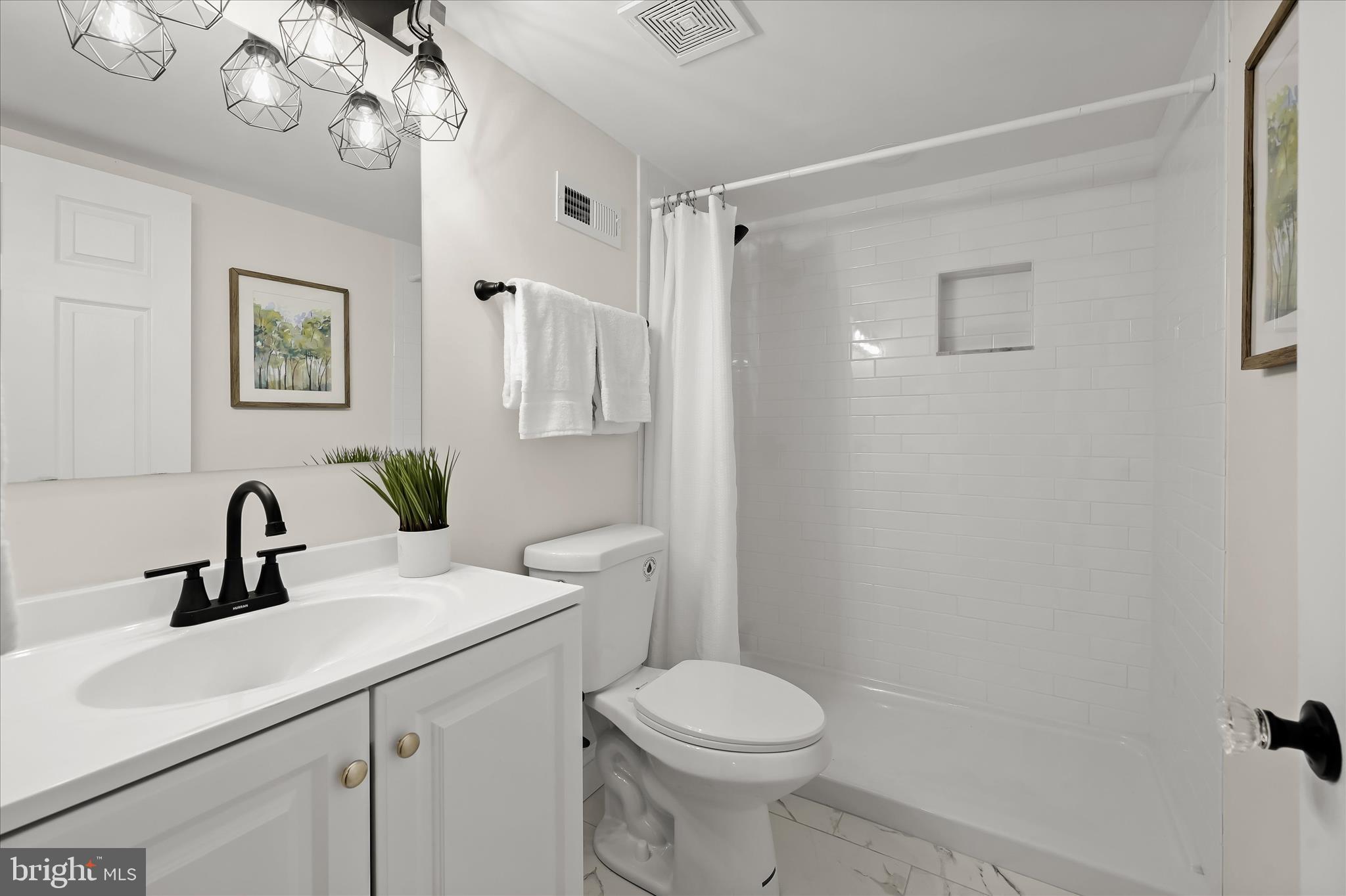 TEN HILLS - Residential