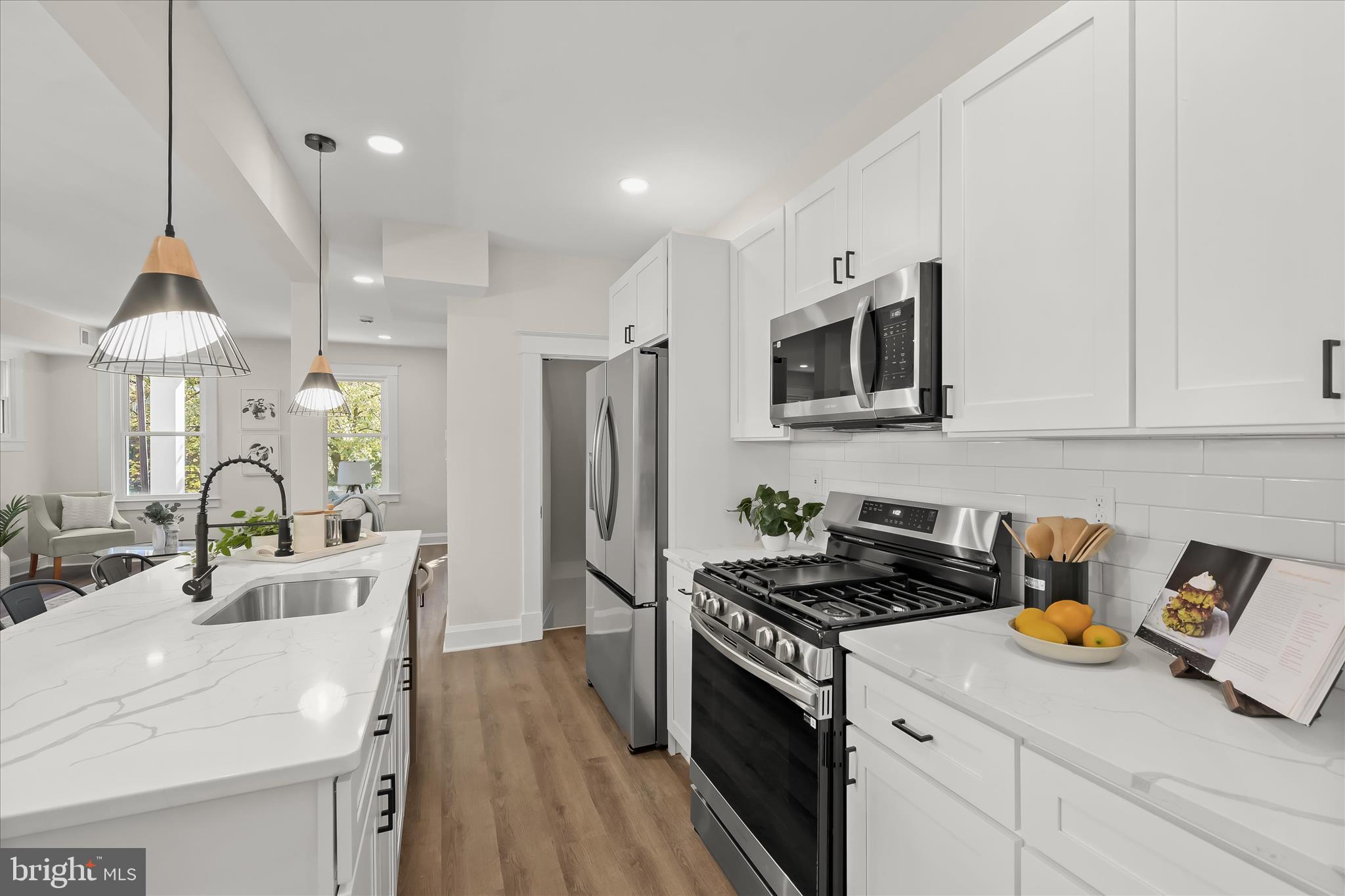 TEN HILLS - Residential