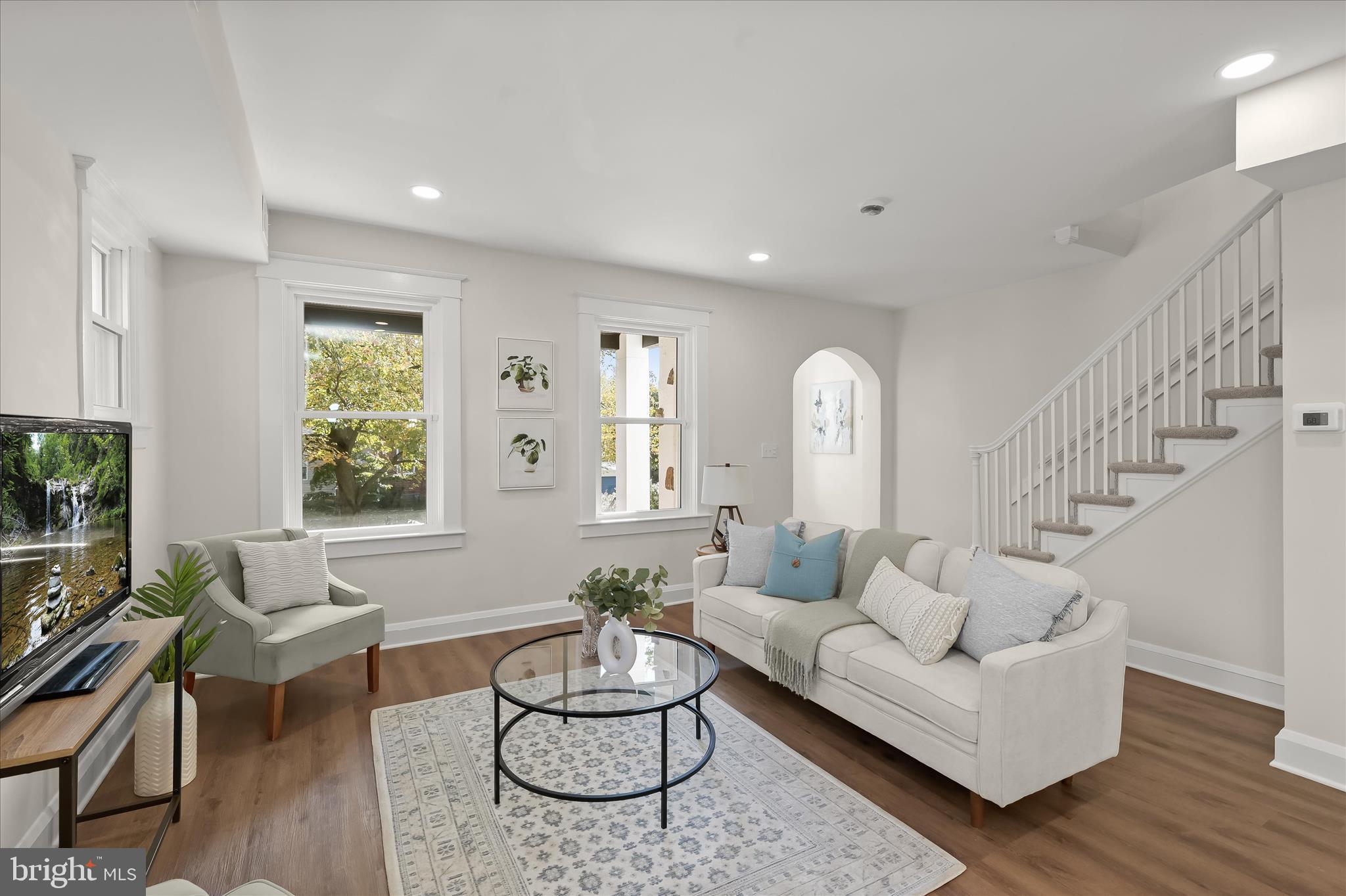 TEN HILLS - Residential