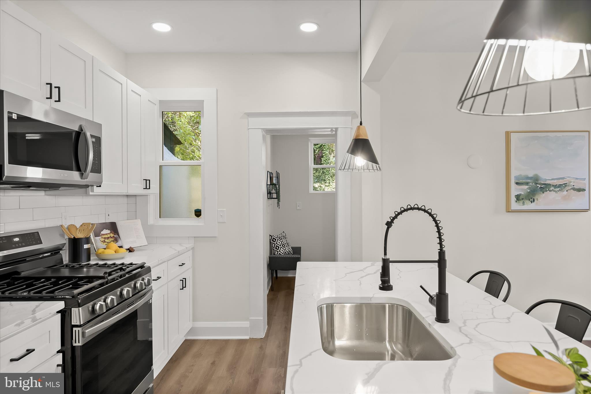 TEN HILLS - Residential