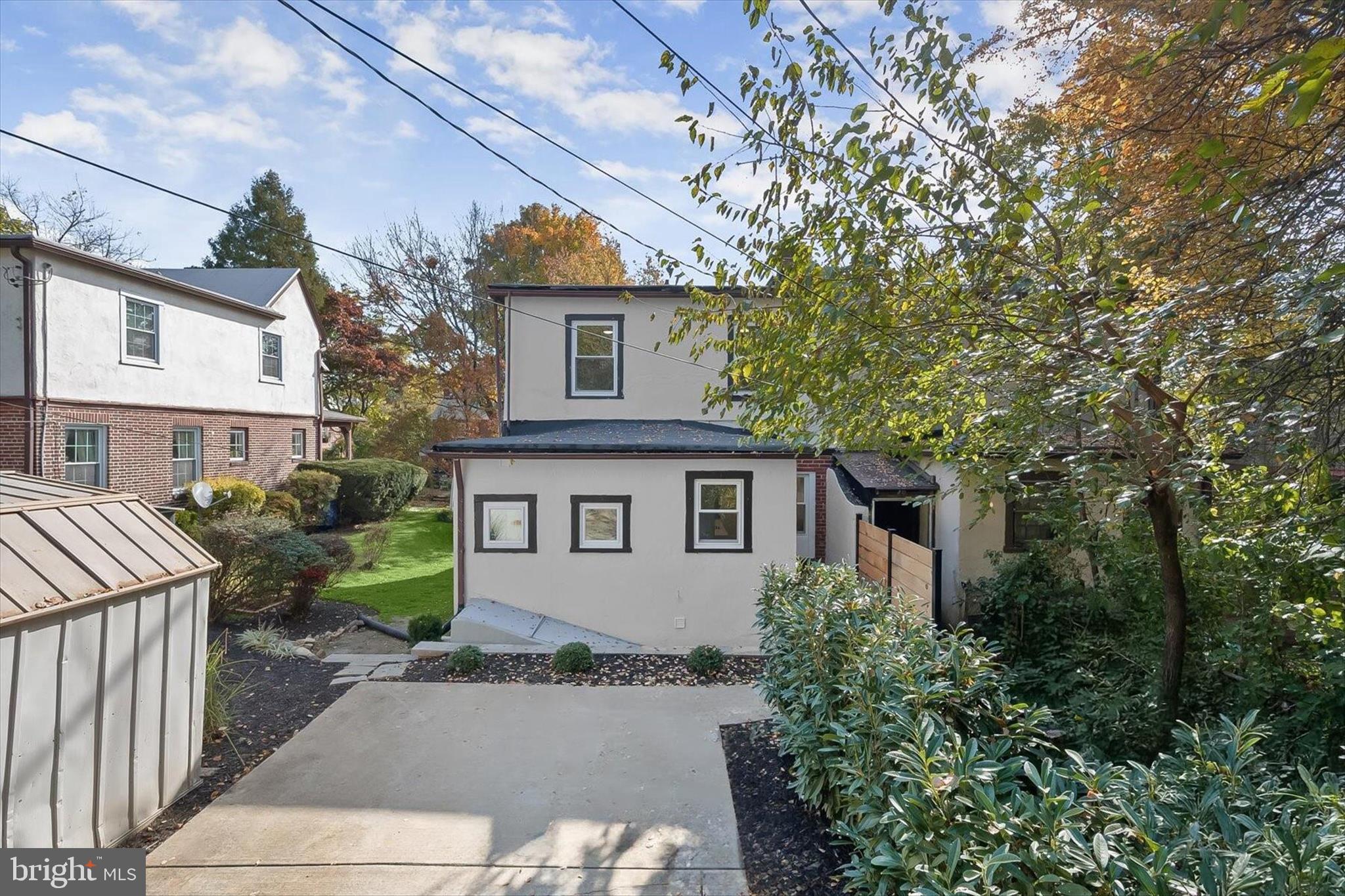 TEN HILLS - Residential