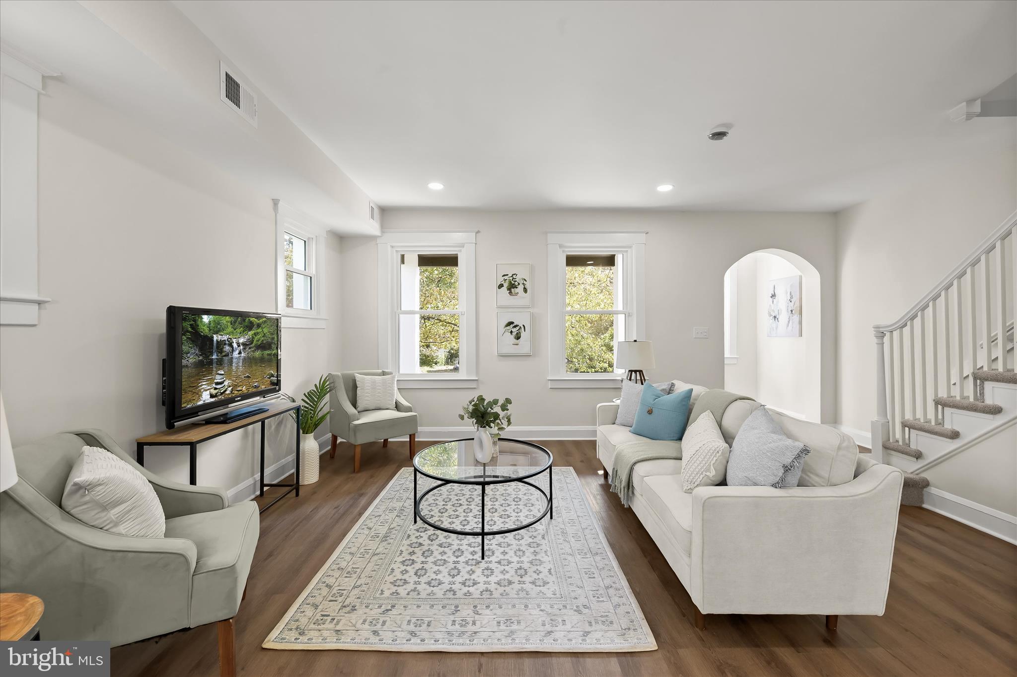 TEN HILLS - Residential