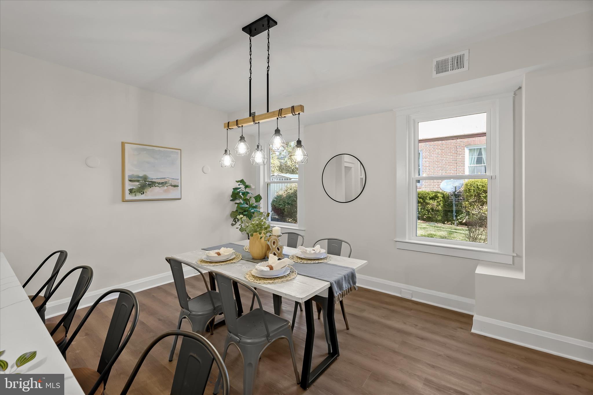 TEN HILLS - Residential