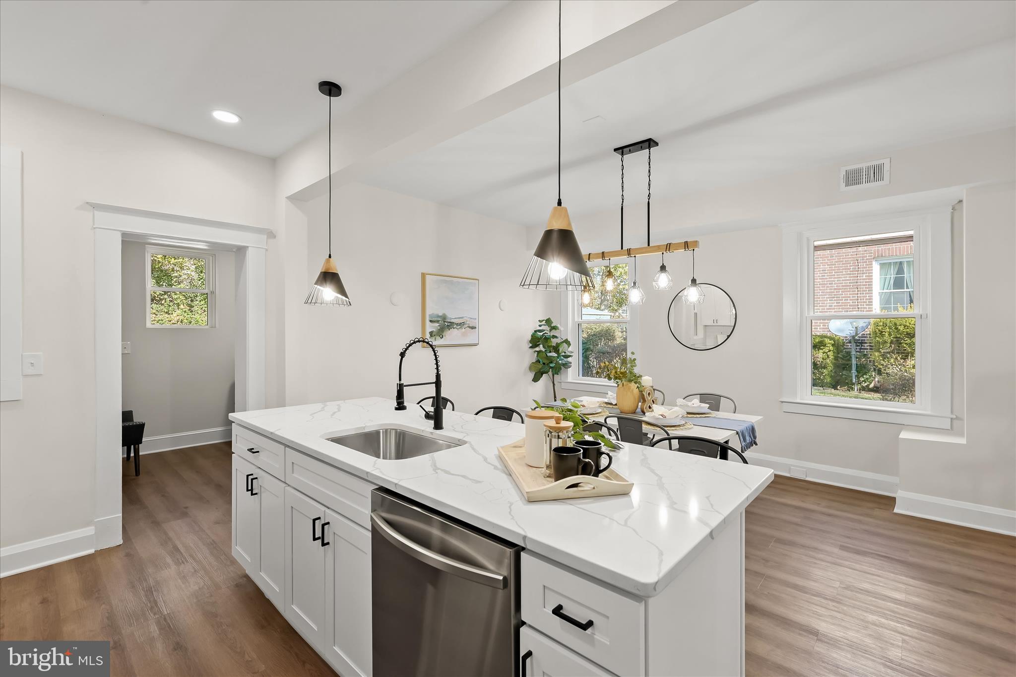 TEN HILLS - Residential