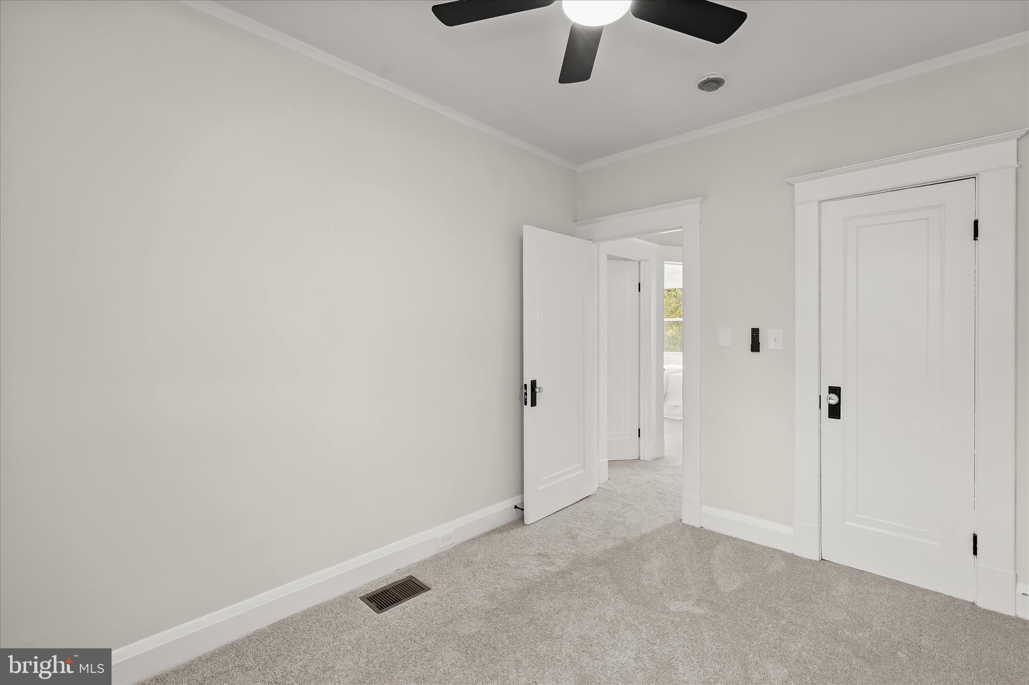 TEN HILLS - Residential