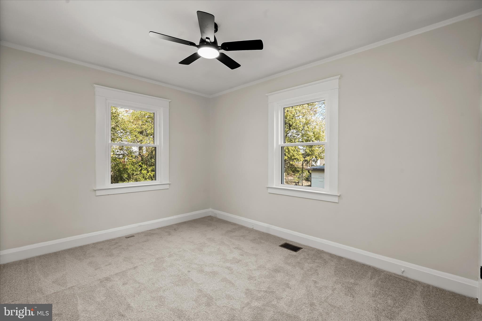 TEN HILLS - Residential