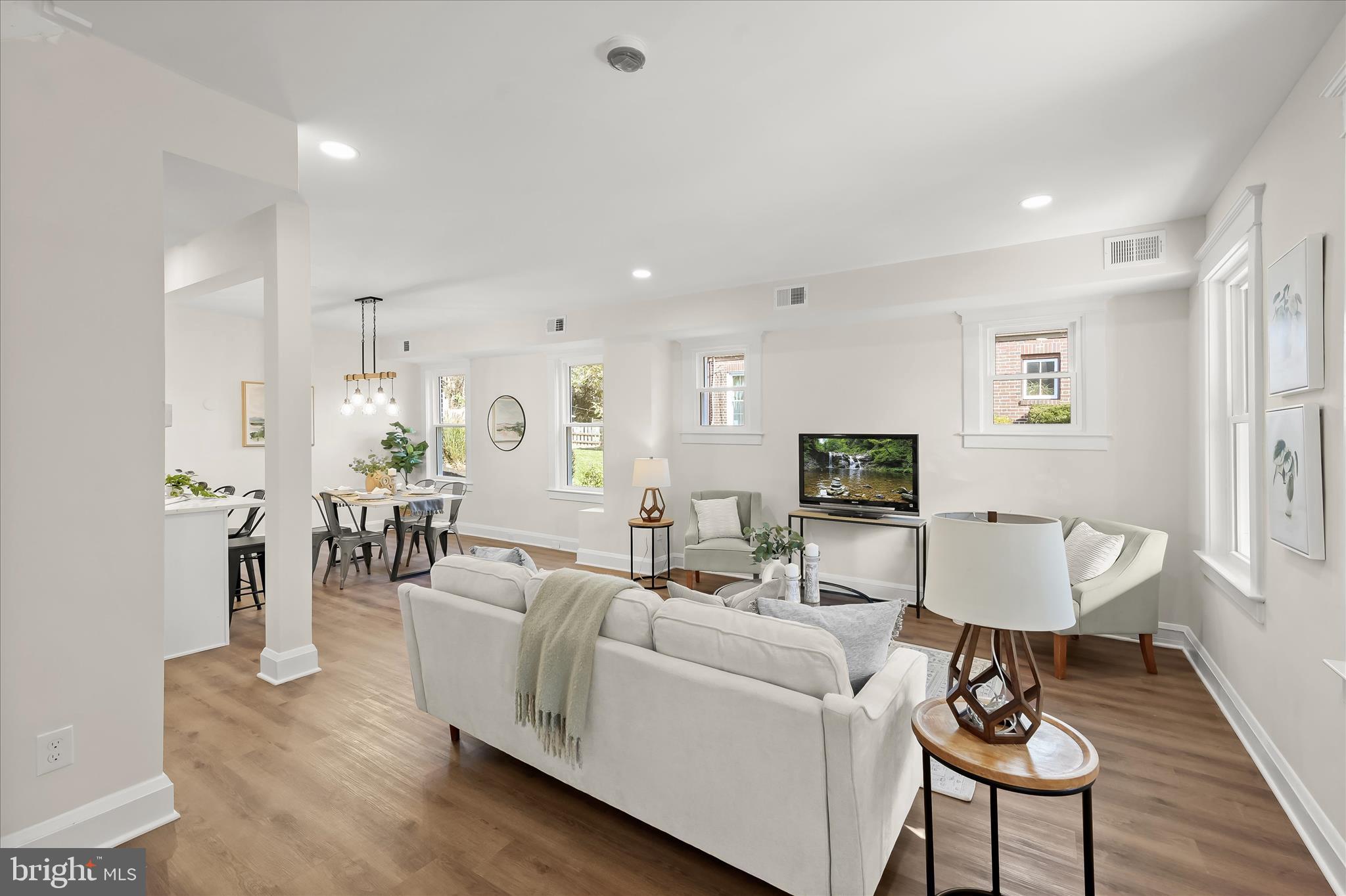 TEN HILLS - Residential