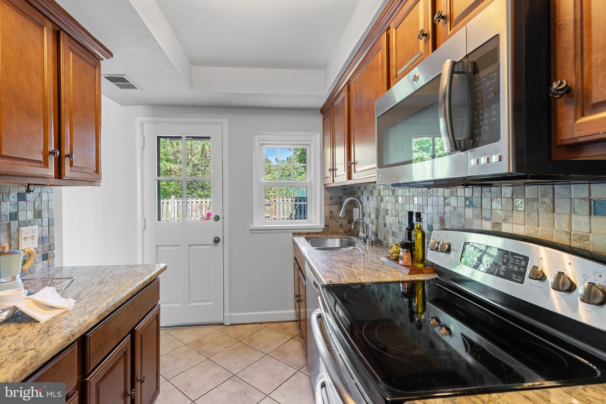 FAIRLINGTON ARBORS - Residential