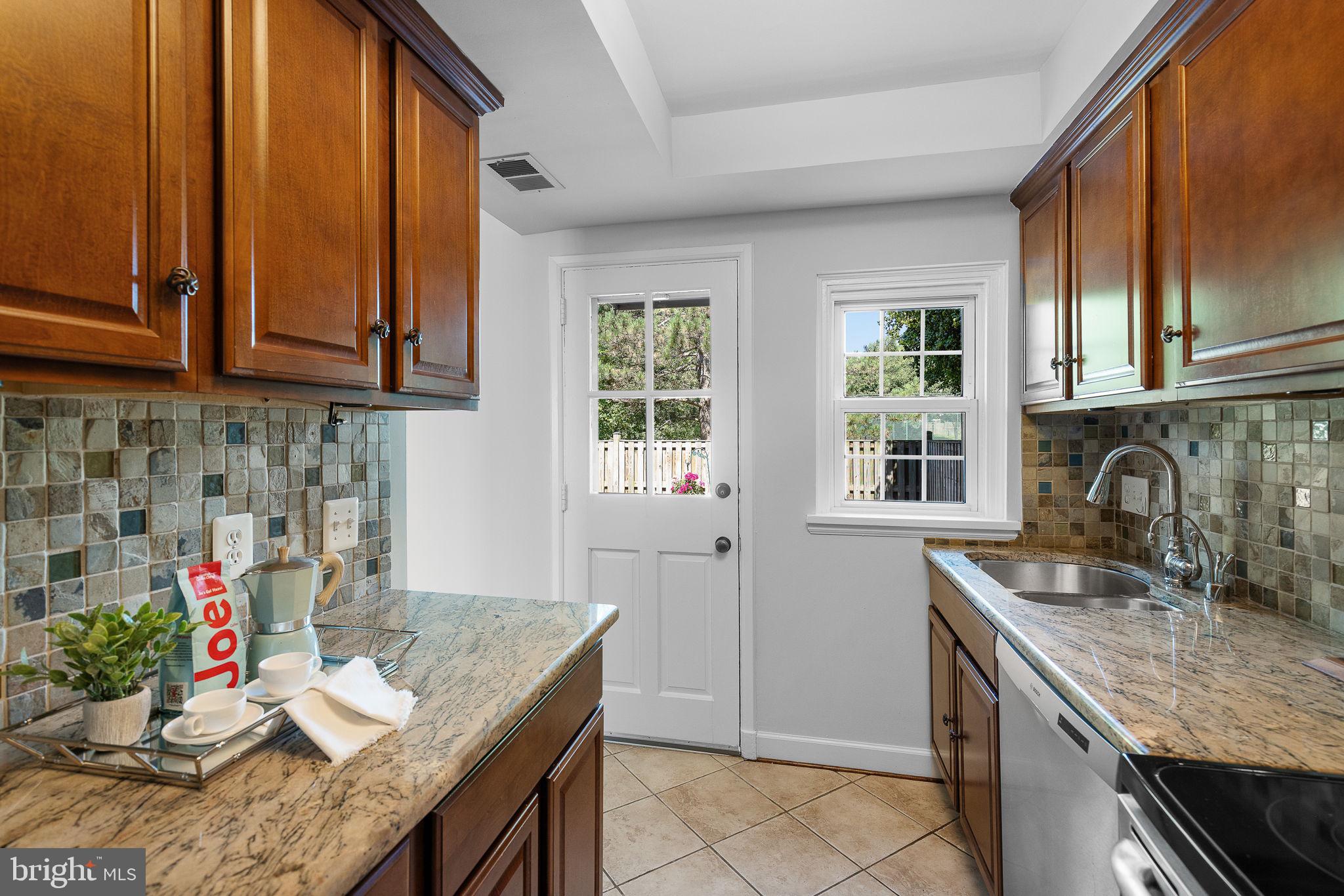 FAIRLINGTON ARBORS - Residential